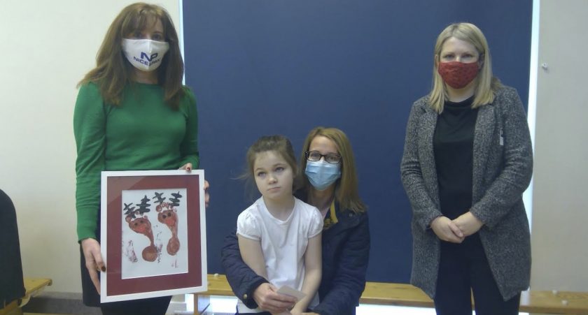 Delyn MS thanks youngsters for annual Christmas card competition