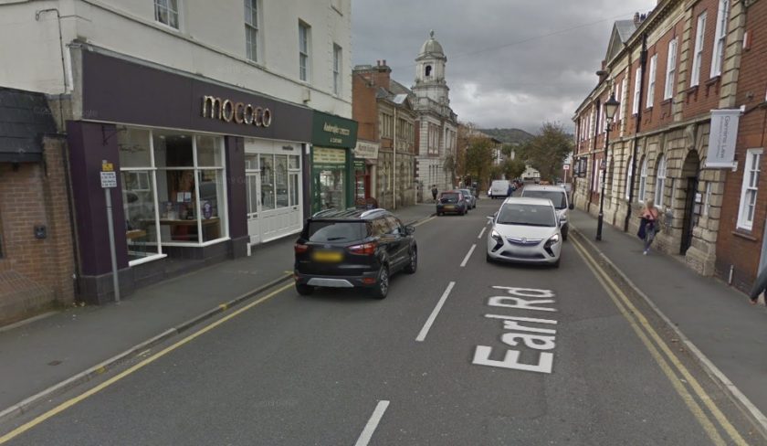 Police appeal for witnesses after attempted break it at Mold jewellery store