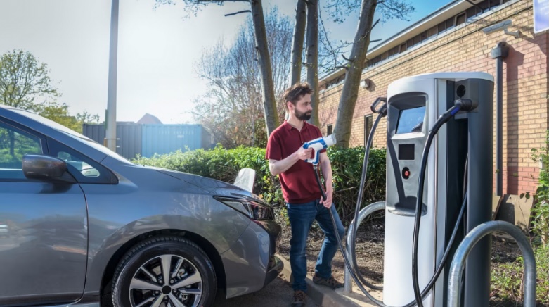 Electricity costs more than petrol for drivers on long journeys, according to new RAC research