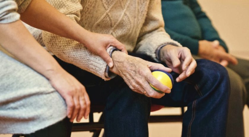 People in Wales who choose to help others boost their own mental health, survey shows