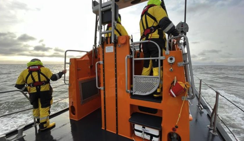 Distress beacon sparks RNLI search around Wirral coast and Dee Estuary