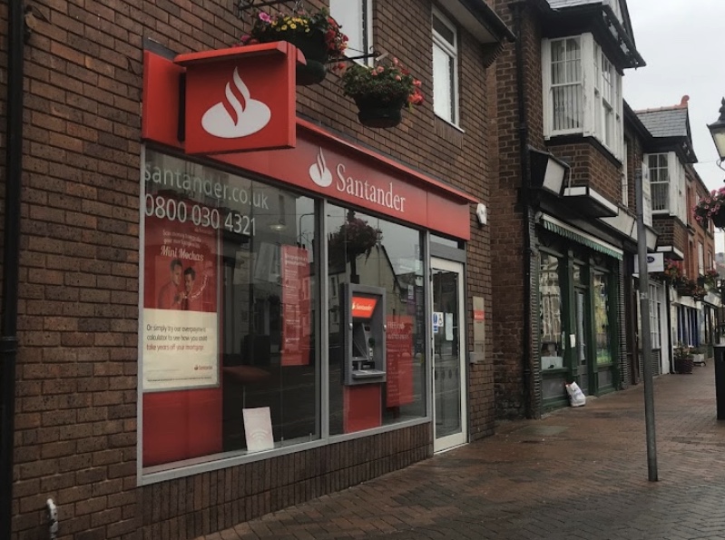 Police launch appeal for witnesses following a burglary at a Flintshire bank